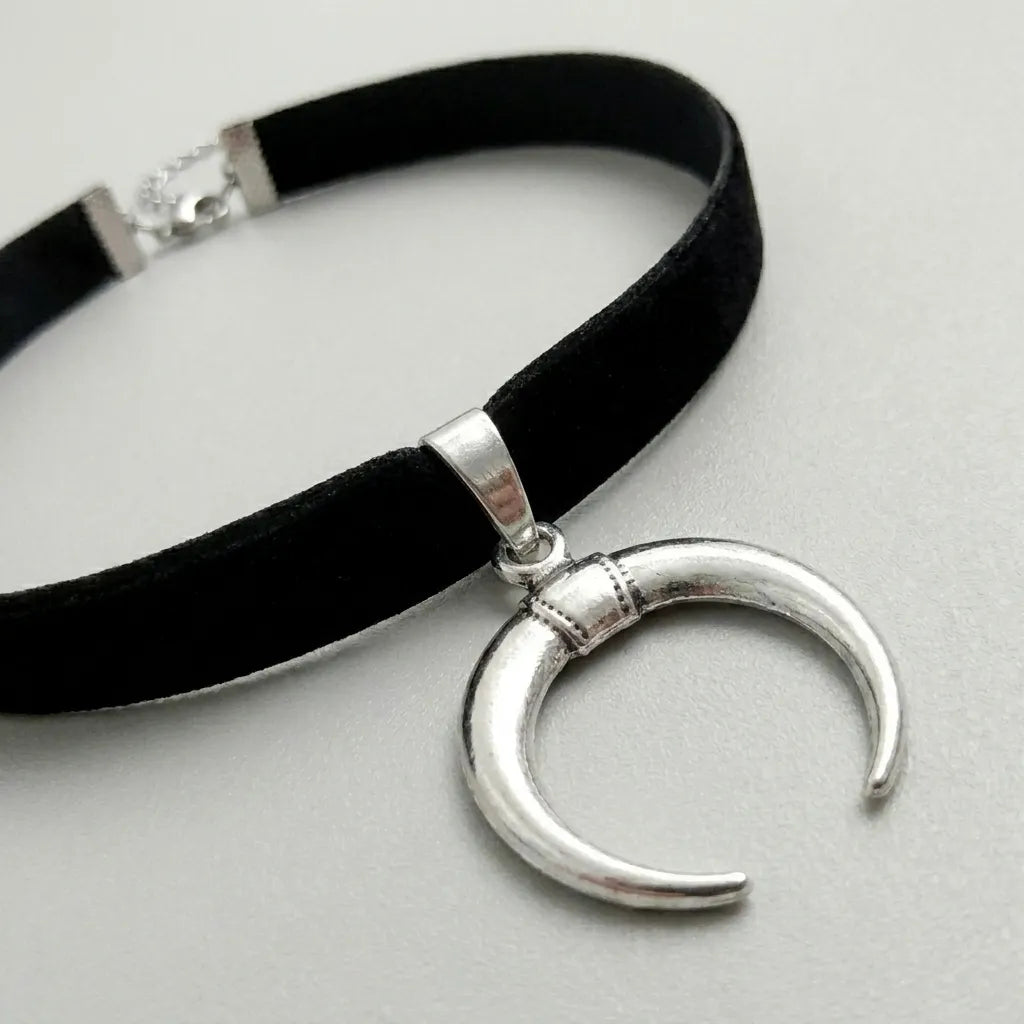 Dark Moon Horn Choker Necklace