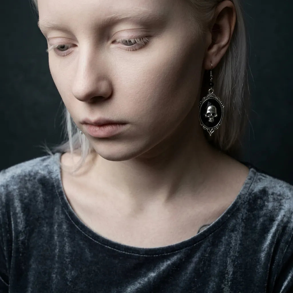 Grave keeper Skull Earrings
