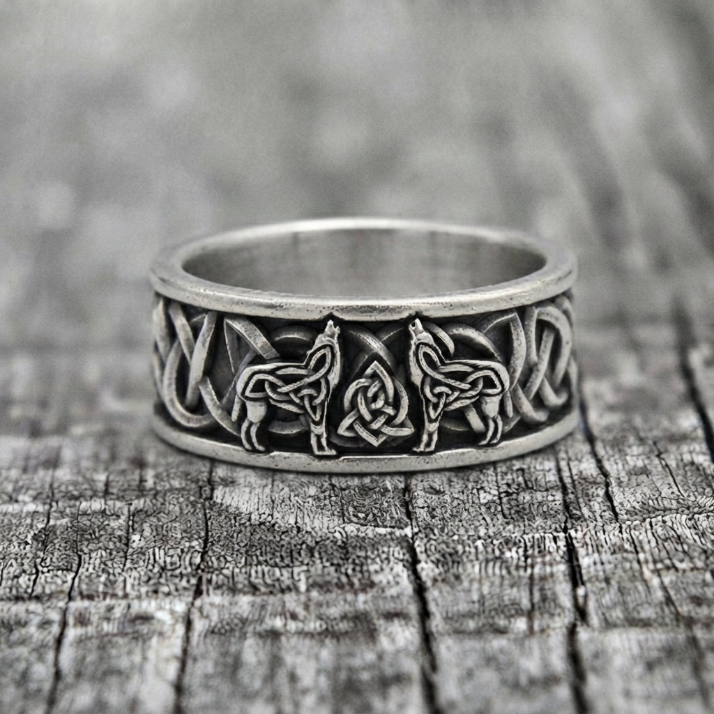 Knotwork Wolf Band Ring