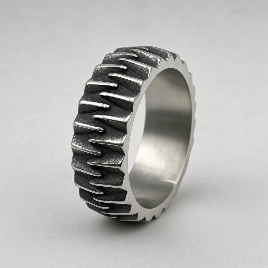 Saw-Tooth Ridge Ring