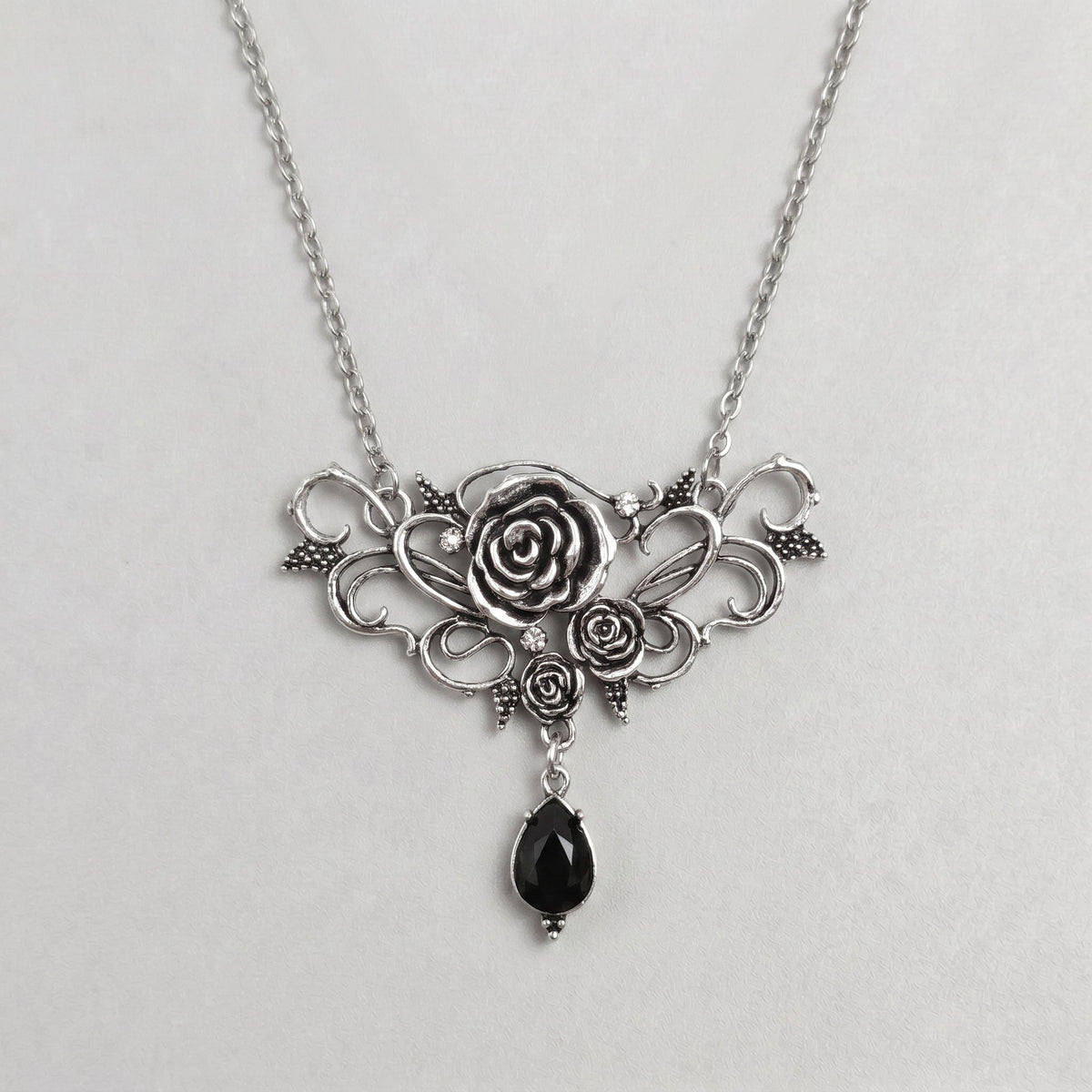 The Victorian Rose Necklace